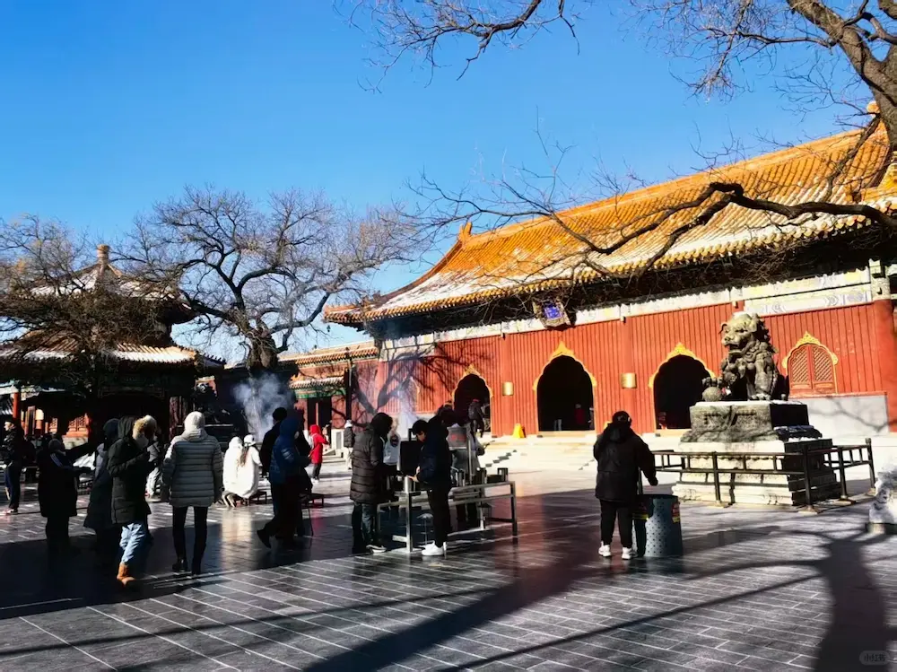 Burning incense at Yonghe Temple