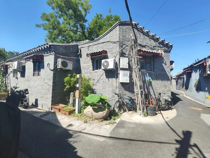 A view of a corner of Jiwan Hutong