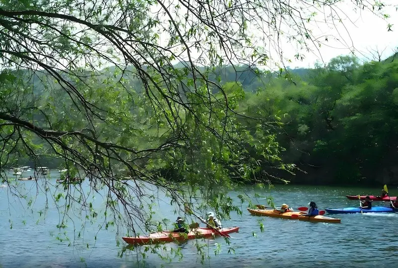Kayak on Haoming Lake