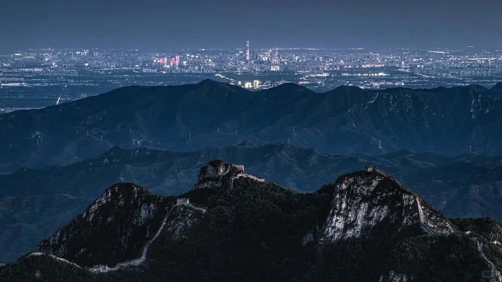 Night view of city lights shot at Jiuyanlou Watchtower