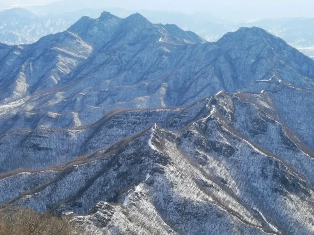 Snow scenery of Jiuyanlou Watchtower