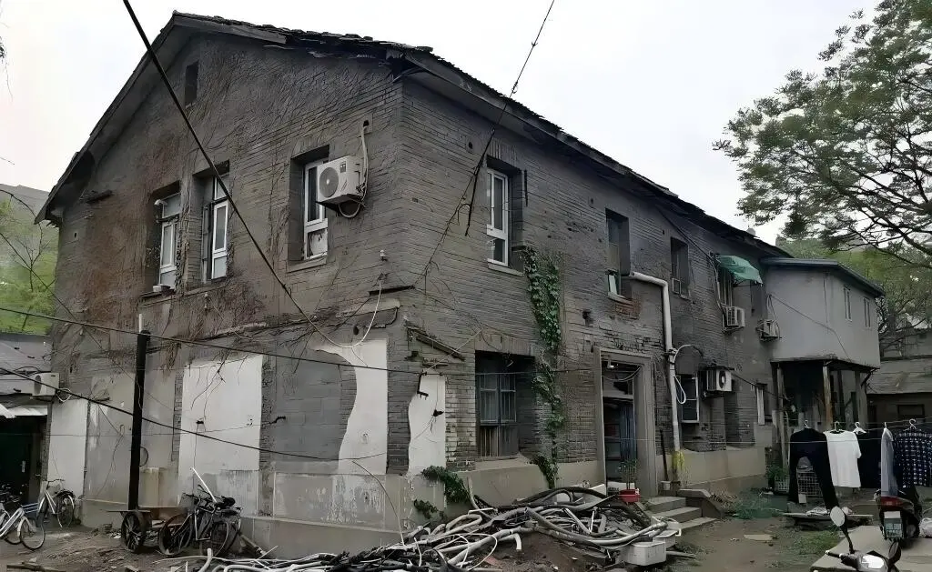 Courtyard No. 28 (Former Site of the Japanese Military Prison)