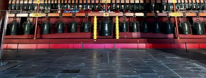 The floor of the Hall of Enjoyment is paved with Suzhou Imperial Kiln gold bricks