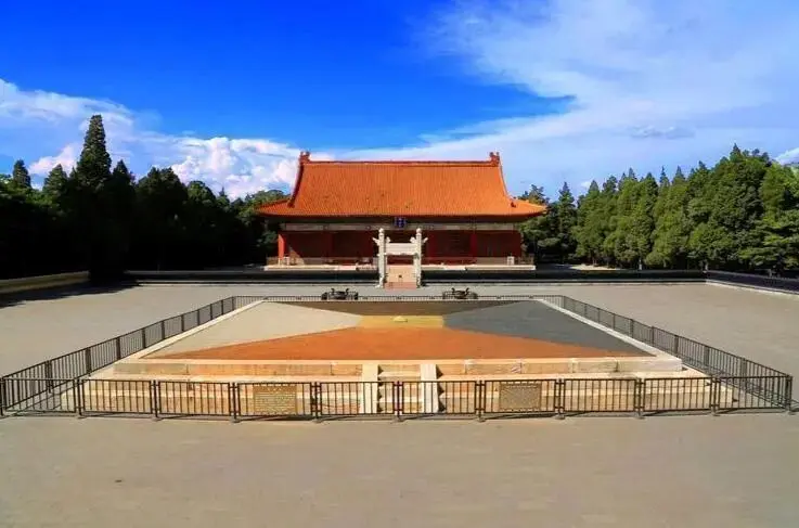 The“Heart”of the Altar of Land and Grain Five-Colored Soil